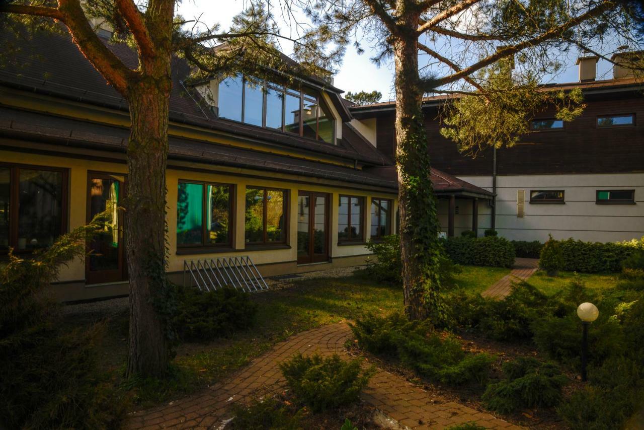Revita Józefów Exteriör bild